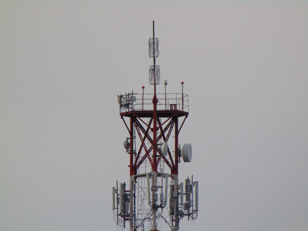 Tune Thousands of FM and AM Radios Directly on Mobile