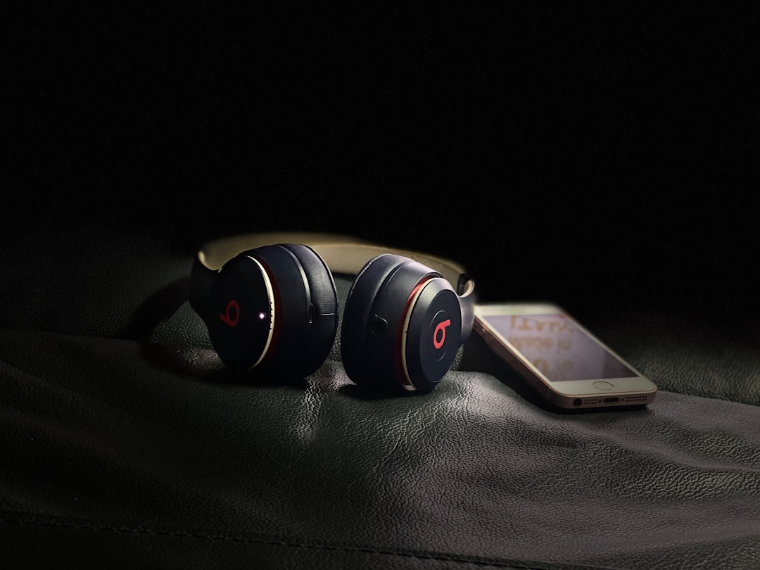 Tune Thousands of FM and AM Radios Directly on Your Phone