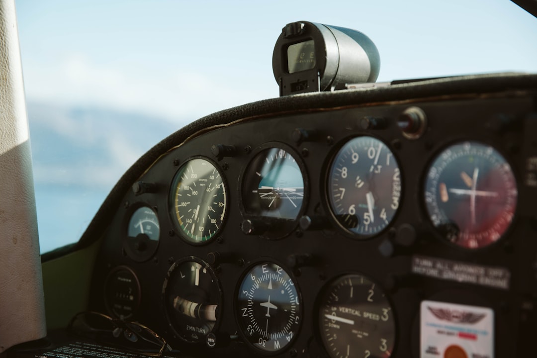 Fly a Realistic Flight Simulator with Advanced Maps and Controls